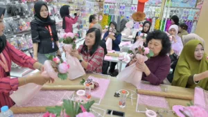 peserta-merangkai-bunga-04