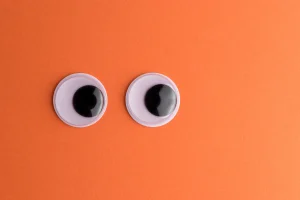 Cara-Memilih-Mata-Boneka-Berkualitas