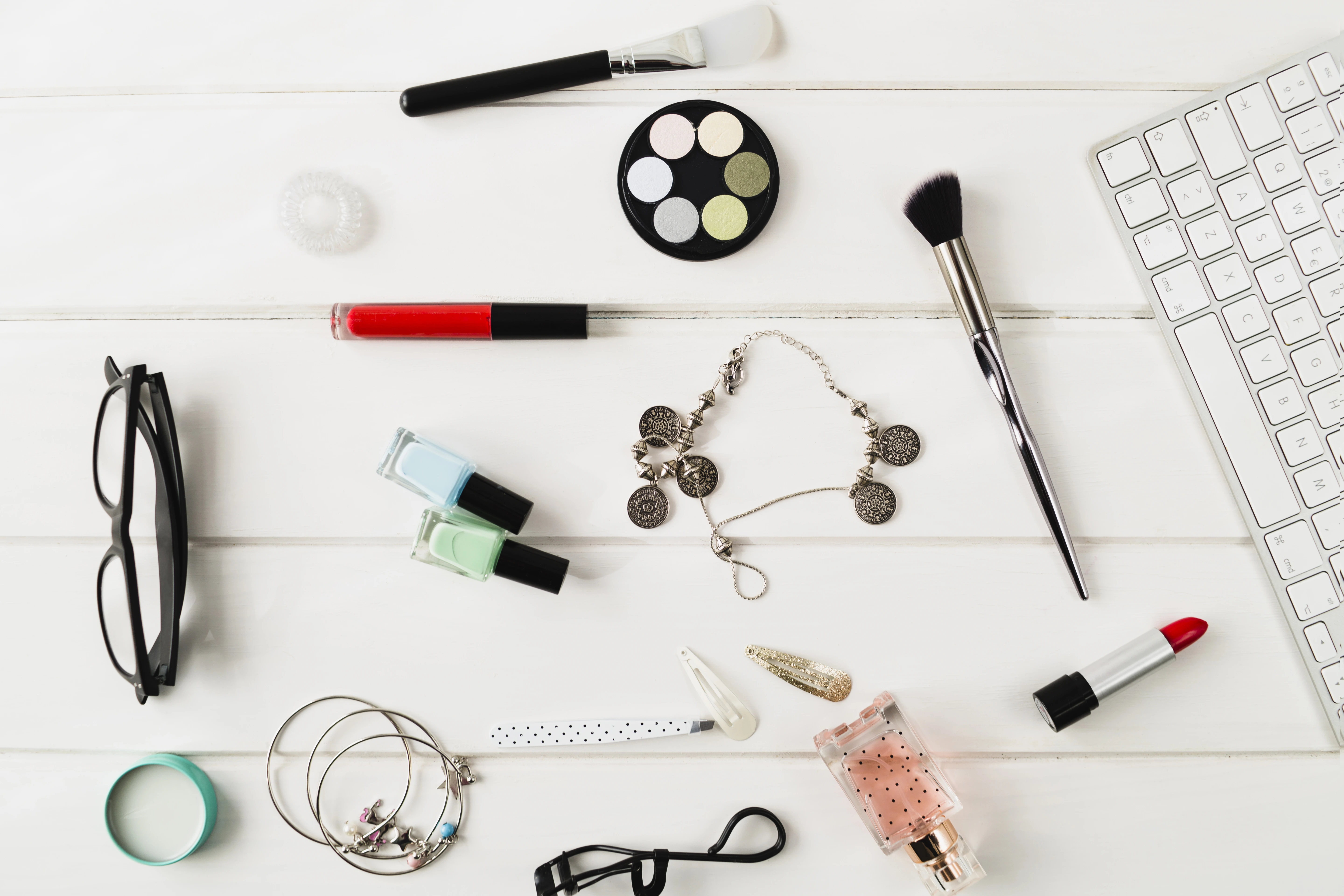 aksesoris-dan-make-up